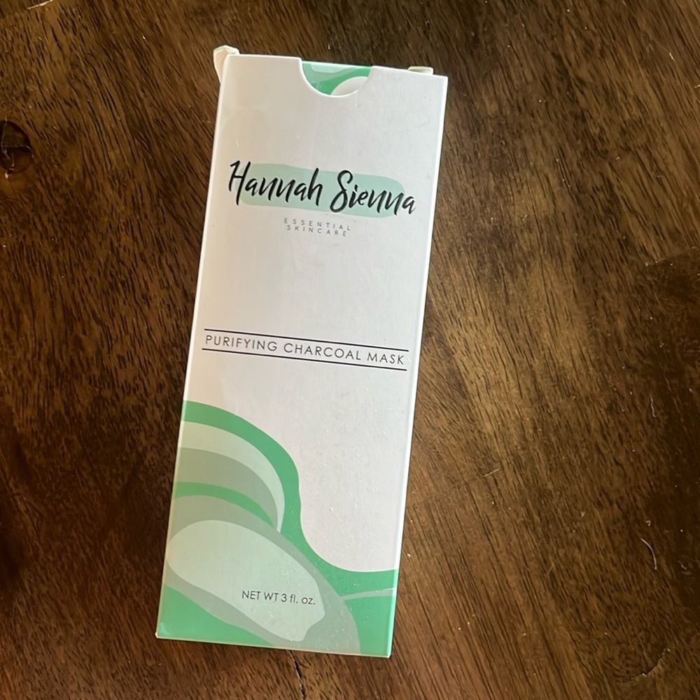 Hannah Sienna Charcoal Mask